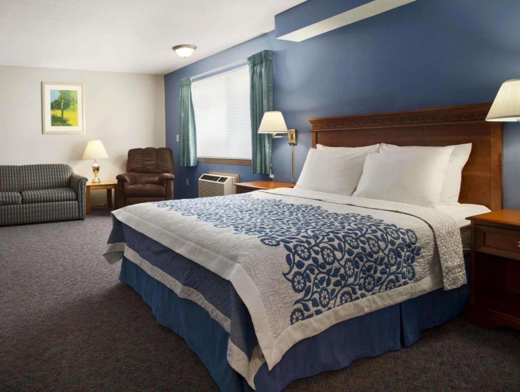 Days Inn By Wyndham Lacey Olympia Area Exteriör bild