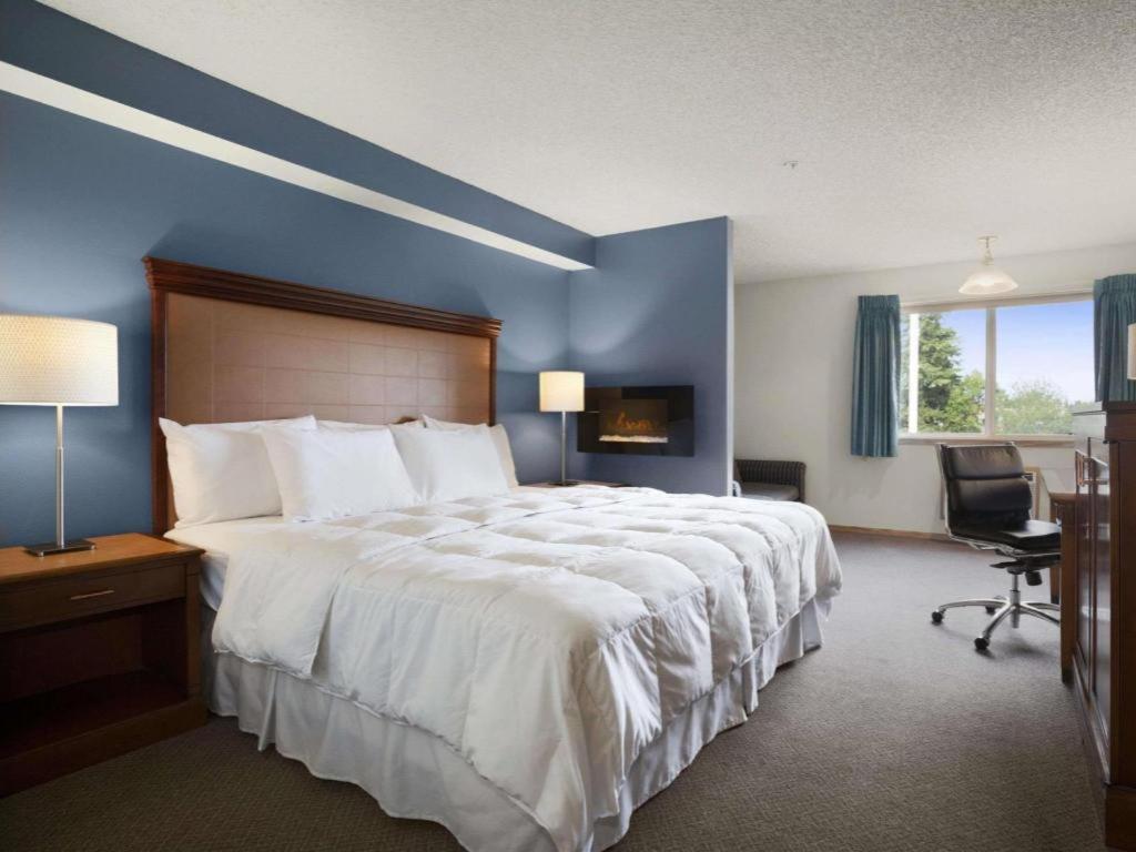 Days Inn By Wyndham Lacey Olympia Area Exteriör bild